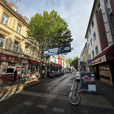 Modern Close To Messe And Lägenhet
